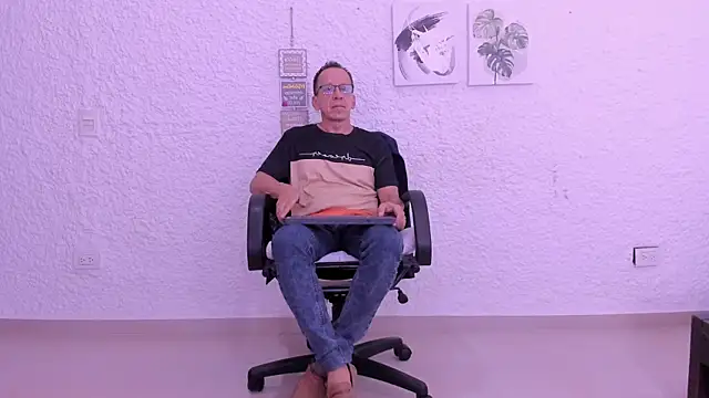 Snapshot of _axelking_ chatting on February 16, 2026, 11:42 am axelking online show from February 16, 2026, 11:42 am