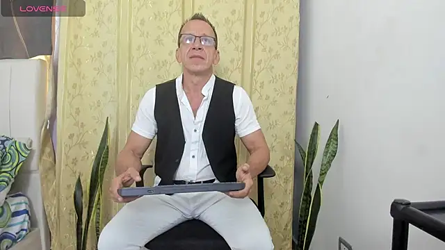 Snapshot of _axelking_ chatting on July 6, 2026, 11:50 am axelking online show from July 6, 2026, 11:50 am