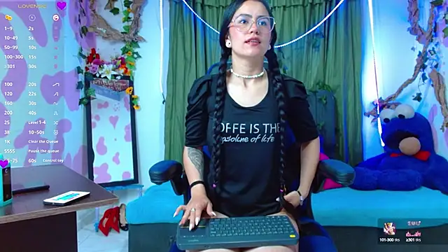 lucessita online show from October 10, 2025, 2:12 am