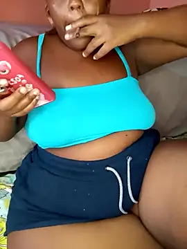 Snapshot of BigBootyBitch96 chatting on February 6, 2026, 10:33 am BigBootyBitch96 online show from February 6, 2026, 10:33 am