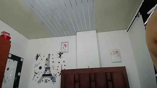 vauroraper online show from November 3, 2025, 12:27 am