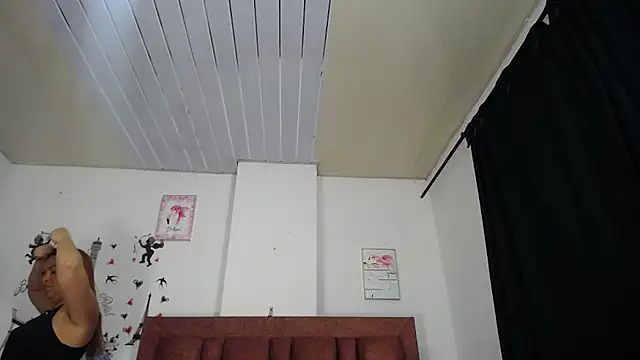 vauroraper online show from November 17, 2025, 12:03 am