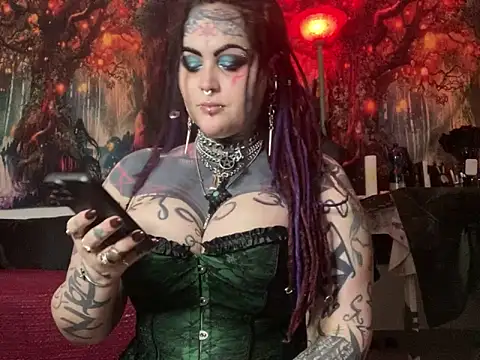 nyxvelon online show from February 4, 2026, 11:00 pm