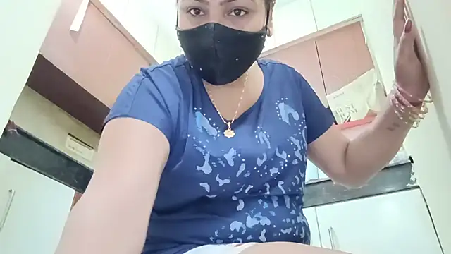 horny milf couple online show from May 17, 2026, 5:24 pm