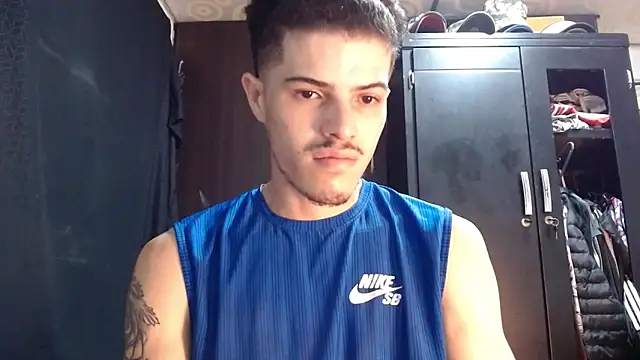 imsammytop online show from November 10, 2025, 9:47 am