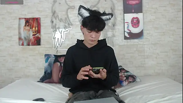 alex russo   online show from November 15, 2025, 10:25 pm