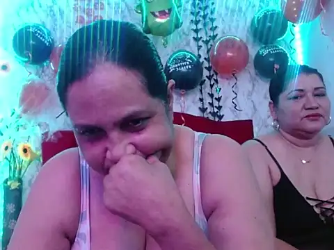 DannaLanegra2 online show from October 16, 2025, 5:32 pm