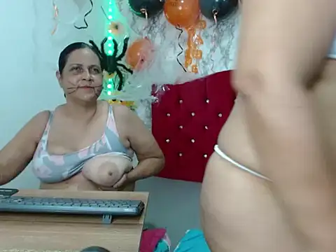 DannaLanegra2 online show from October 26, 2025, 5:13 pm