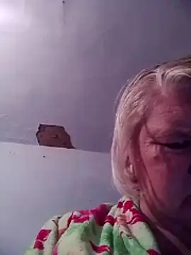 LusiyaGold5 online show from October 31, 2025, 8:38 pm