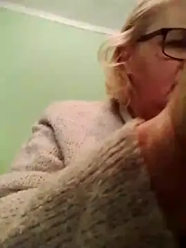 LusiyaGold5 online show from February 26, 2026, 8:14 am