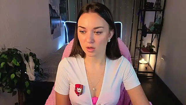 Snapshot of Madison_Golden chatting on November 2, 2025, 11:37 am Madison Golden online show from November 2, 2025, 11:37 am