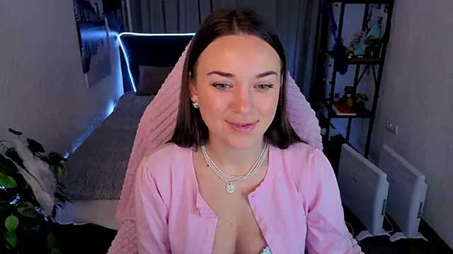 Snapshot of Madison_Golden chatting on November 6, 2025, 6:50 am Madison Golden online show from November 6, 2025, 6:50 am