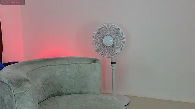 angel kyrozz online show from March 13, 2026, 7:19 pm