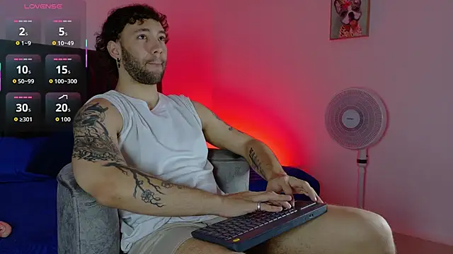 angel kyrozz online show from March 4, 2026, 6:37 pm