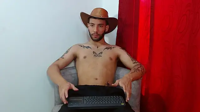 angel kyrozz online show from October 16, 2025, 7:33 pm