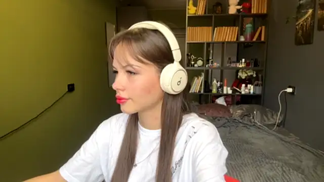 MysticAlisa online show from October 15, 2025, 7:16 am