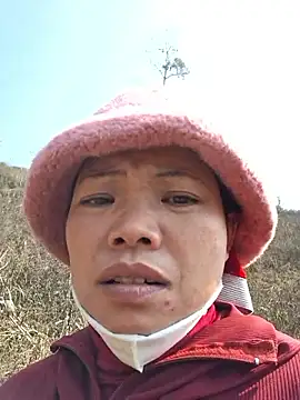 miomio-12 online show from January 12, 2026, 5:47 am