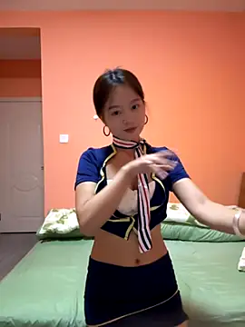 qingzi1218 online show from October 15, 2025, 10:12 am