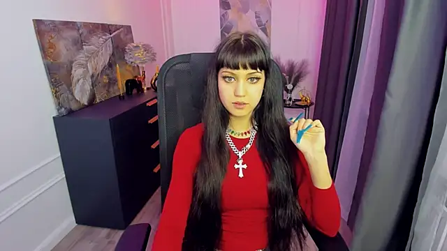 TiffanyYounge online show from April 13, 2026, 12:42 pm