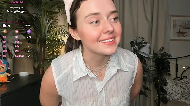 ThelmaJusto online show from April 4, 2026, 4:02 pm