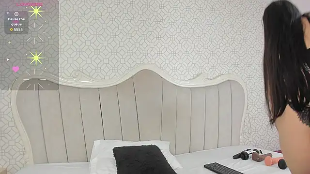 MarcelaCortes online show from March 14, 2026, 9:32 pm