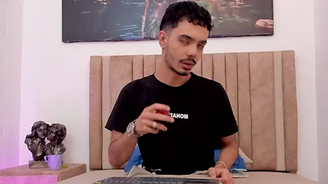 Timothe Evans online show from December 5, 2025, 4:11 am