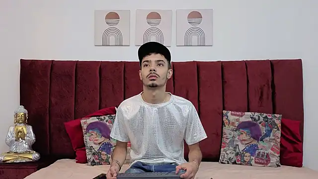 Timothe Evans online show from October 14, 2025, 9:04 pm