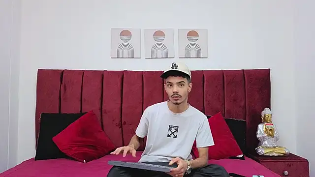 Timothe Evans online show from October 8, 2025, 8:53 pm