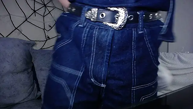  PandoyParker  online show from October 18, 2025, 12:45 am