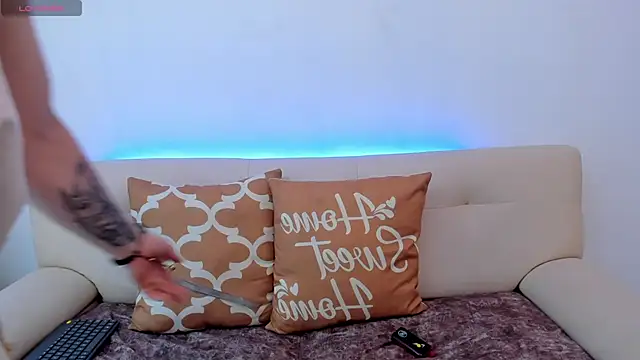 Leoo Miller online show from October 18, 2025, 9:17 pm