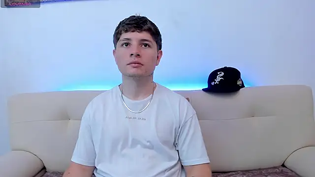 Leoo Miller online show from October 22, 2025, 8:52 pm