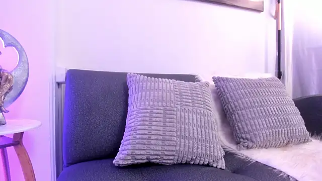 Leoo Miller online show from November 16, 2025, 1:54 am