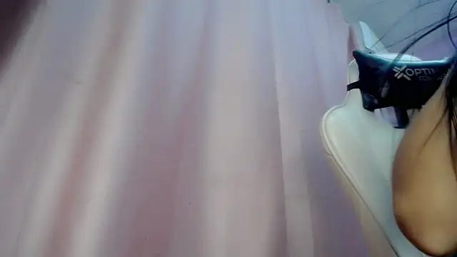 Snapshot of cielooo_ chatting on April 5, 2026, 3:35 am cielooo online show from April 5, 2026, 3:35 am