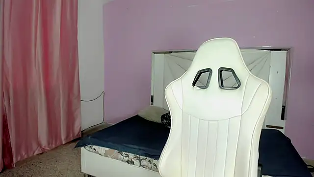 cielooo  online show from November 26, 2025, 8:31 pm