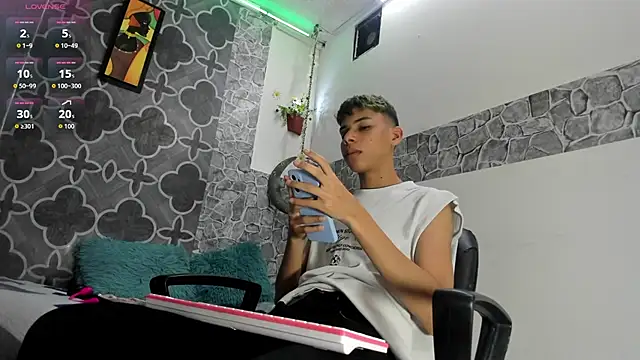 Snapshot of sexyboys_cutex18 chatting on January 17, 2026, 10:46 pm sexyboys cutex18 online show from January 17, 2026, 10:46 pm