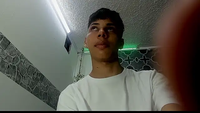 sexyboys cutex18 online show from March 13, 2026, 10:15 pm