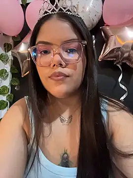 Snapshot of GabrielleMarsh1 chatting on November 27, 2025, 2:45 am GabrielleMarsh1 online show from November 27, 2025, 2:45 am