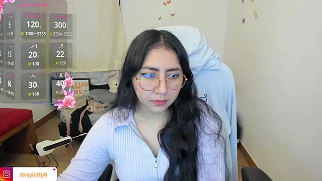 LoveLyy- online show from November 7, 2025, 2:21 pm