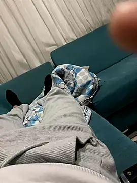 LiplikeSign724 online show from November 19, 2025, 11:05 pm