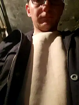 Snapshot of MeskaKurwa1988 chatting on November 9, 2025, 9:52 pm MeskaKurwa1988 online show from November 9, 2025, 9:52 pm