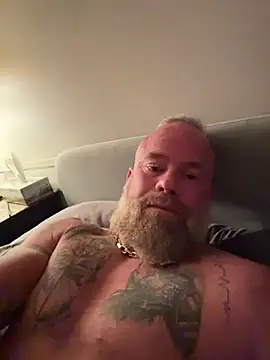 Snapshot of Muscledick40 chatting on June 24, 2026, 8:35 am Muscledick40 online show from June 24, 2026, 8:35 am