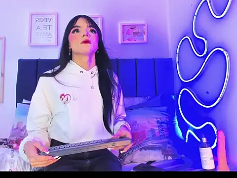 Nefera Noxx online show from November 5, 2025, 4:26 am