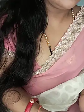 Snapshot of Rashmi_011 chatting on July 25, 2026, 1:02 am Rashmi 011 online show from July 25, 2026, 1:02 am