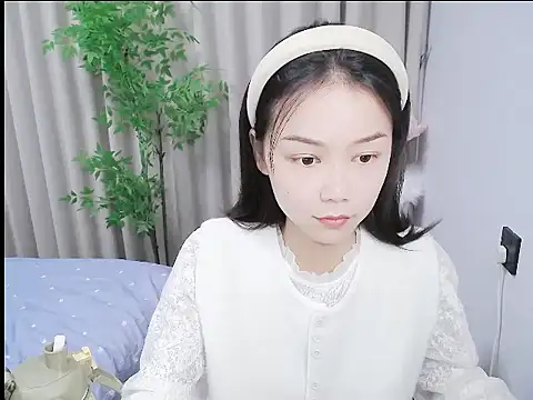 mili0923 online show from November 12, 2025, 5:39 pm