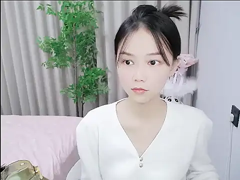 mili0923 online show from October 25, 2025, 3:56 pm