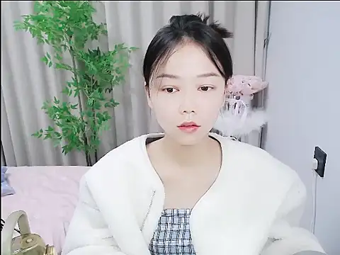 mili0923 online show from October 21, 2025, 2:11 am