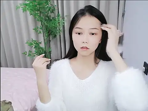 mili0923 online show from October 28, 2025, 1:54 pm