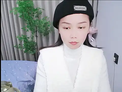 mili0923 online show from November 15, 2025, 1:48 pm