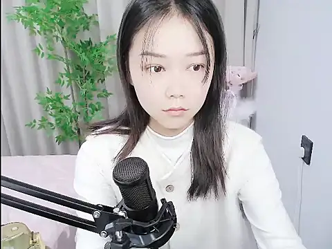 mili0923 online show from October 20, 2025, 7:20 am