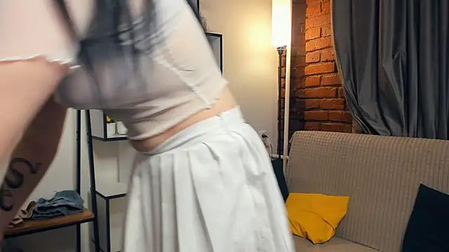 SkyDoll online show from October 17, 2025, 9:38 pm